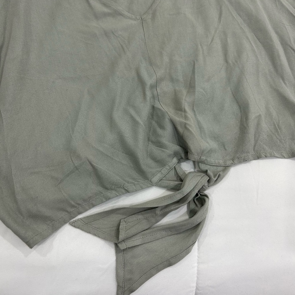 💰PRICE ⬇️ 
 • Sim & Sam • Grey Short Sleeve Blouse • size XL - Picture 8 of 9